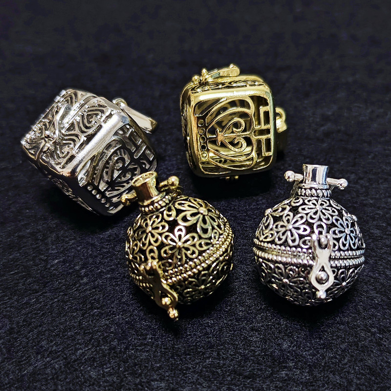 Vintage ottone Hollow Ball med - Diffuser Necklace Locket recensione e prezzo
